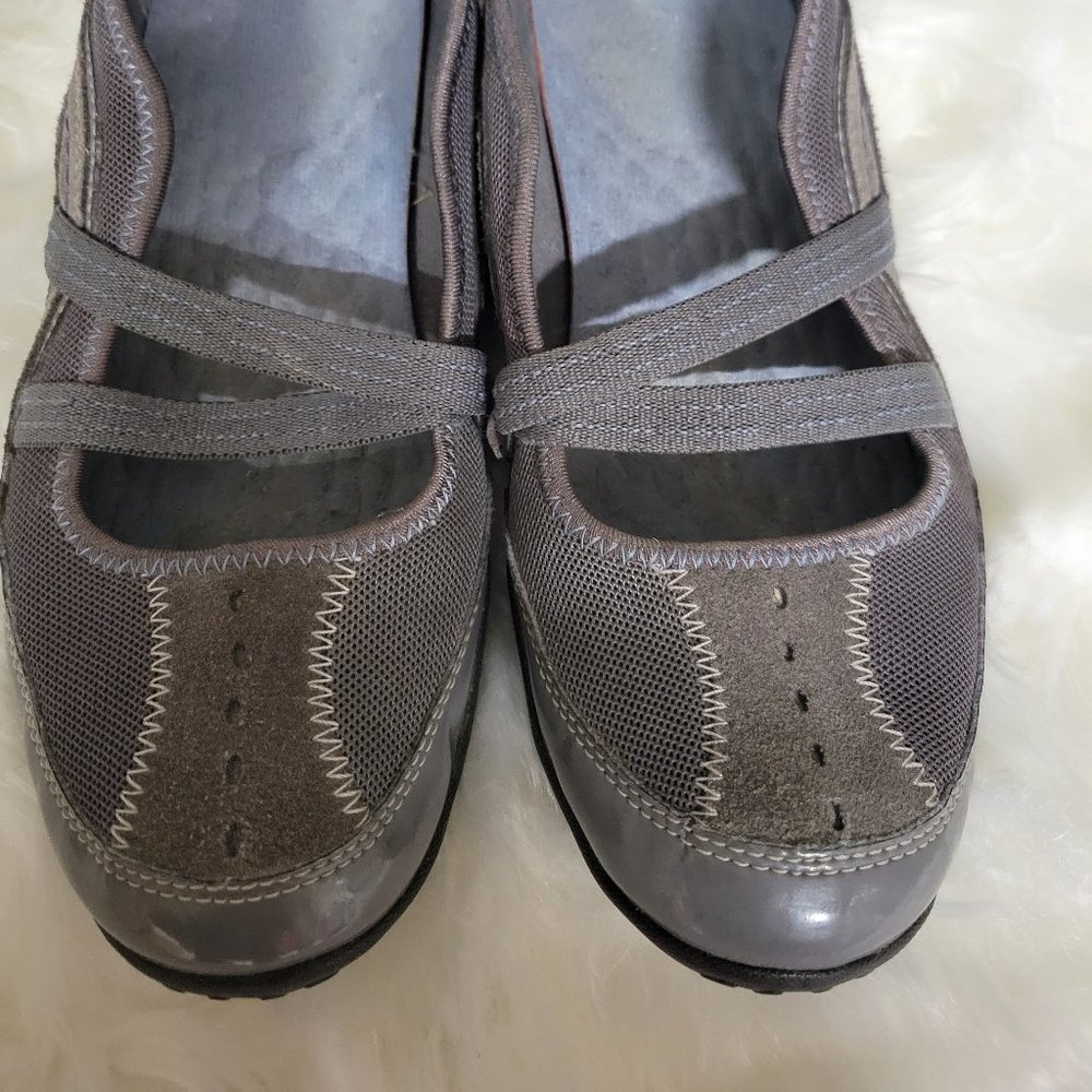 Womens Clarks Slip On Size 7M